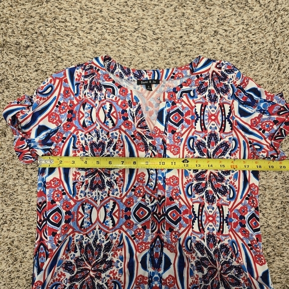Sami & Jo Multicolor Shortsleeve With Snap Woman's Top Size Small With Stretch - Picture 9 of 10